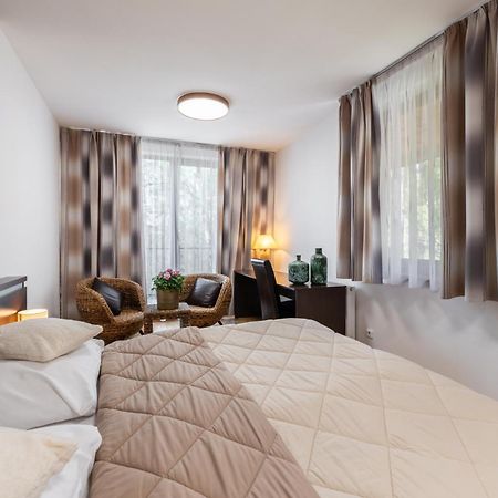 Archa Hotel 奥洛穆茨 外观 照片