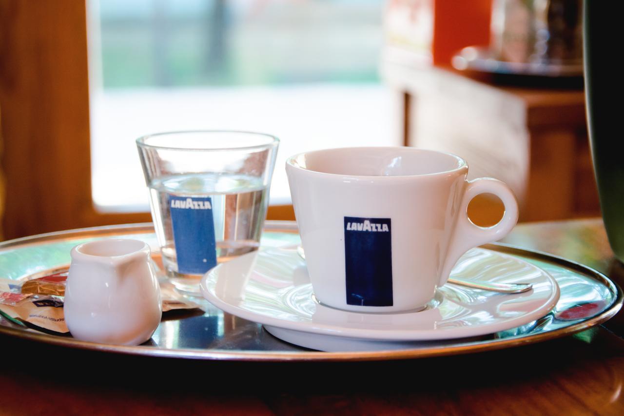 Archa Hotel 奥洛穆茨 外观 照片